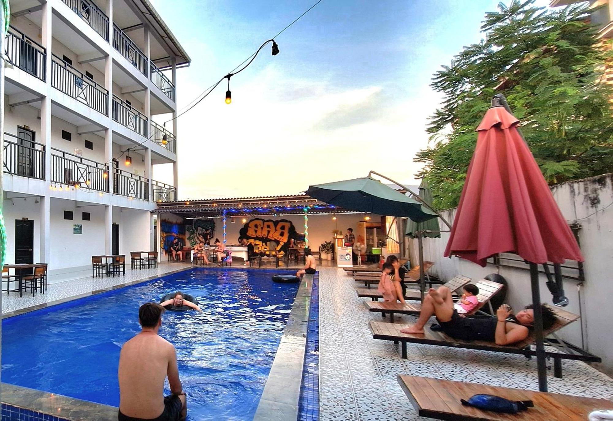 Vang Vieng Backpackers Hostel Eksteriør bilde