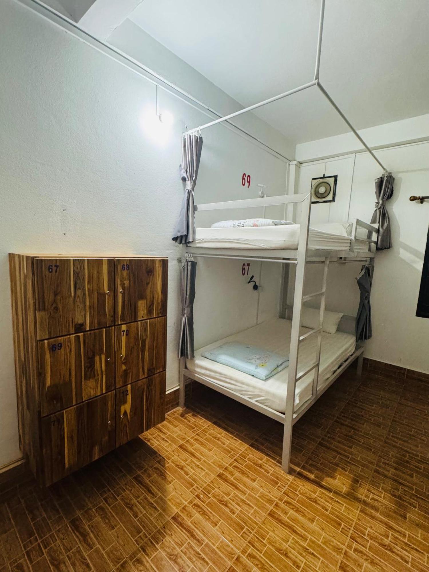 Vang Vieng Backpackers Hostel Eksteriør bilde