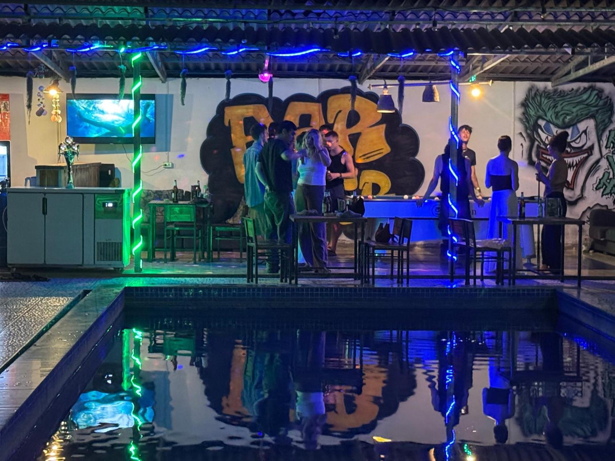 Vang Vieng Backpackers Hostel Eksteriør bilde