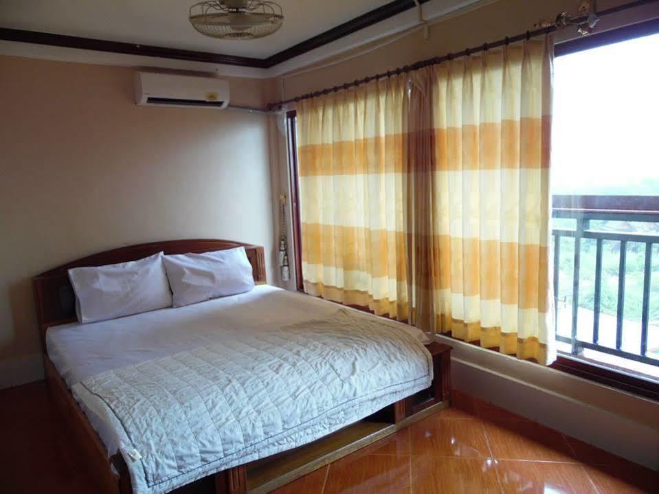 Vang Vieng Backpackers Hostel Eksteriør bilde